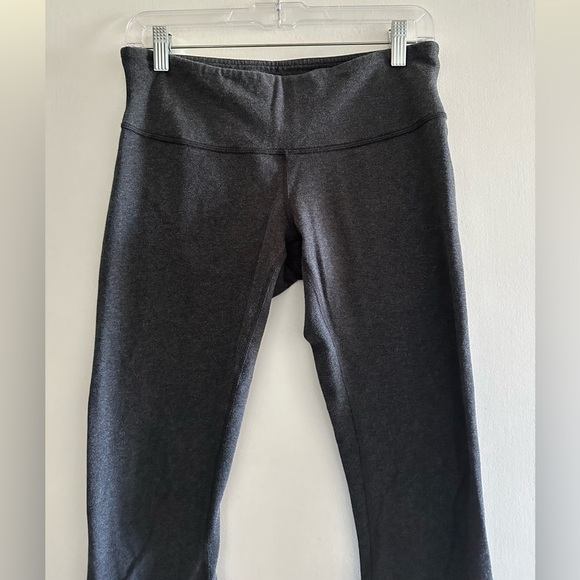 Lululemon Athletica Gray Stretch Comfy Classic Cropped Leggings size 8 EUC - Picture 3 of 7